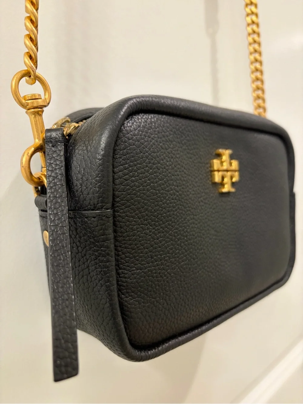 Tory Burch Kira Black Pebbled Leather Crossbody with Gold Hardware - Picture 4 of 8